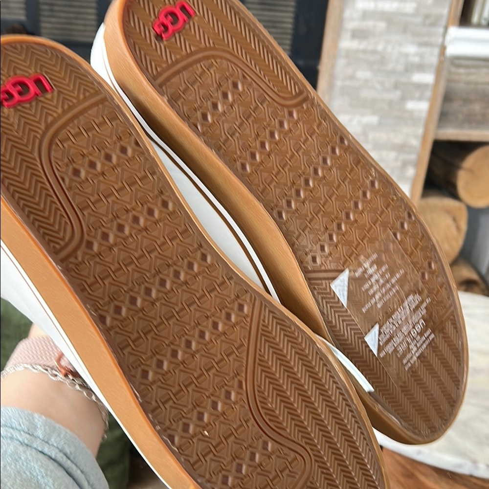 UGG High-Top Sneakers with Brown Soles - Picture 3 of 10